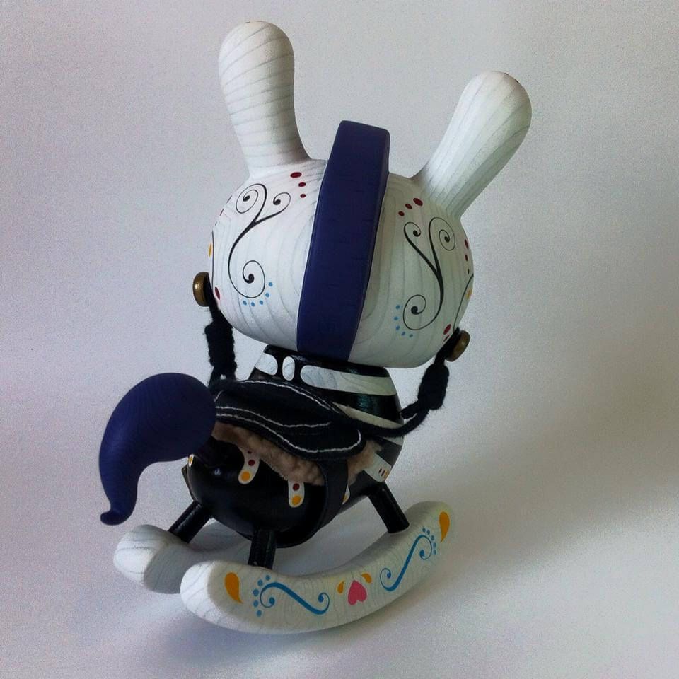 8inch The-death-of-Innocence-Dunny-by-Igor-Ventura-Kidrobot Dia de los muertos back