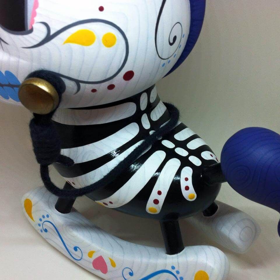 8inch The-death-of-Innocence-Dunny-by-Igor-Ventura-Kidrobot Dia de los muertos back
