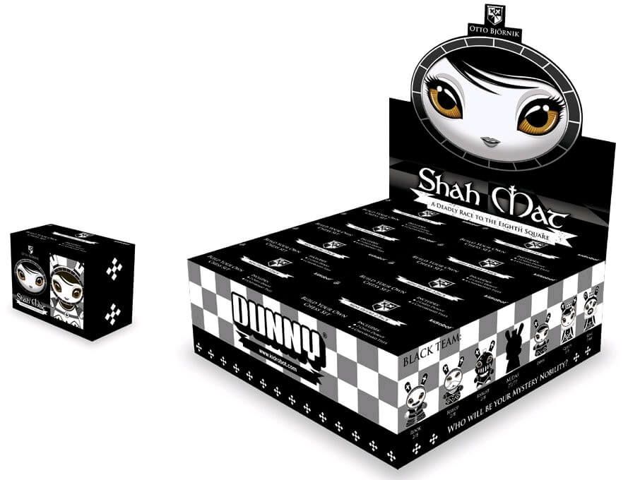 Bjornik kidrobot Dunny Shah Mat Dunny Chess Set case