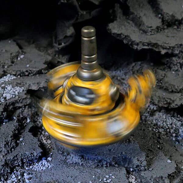 Mecha Top By inami toys Spinning