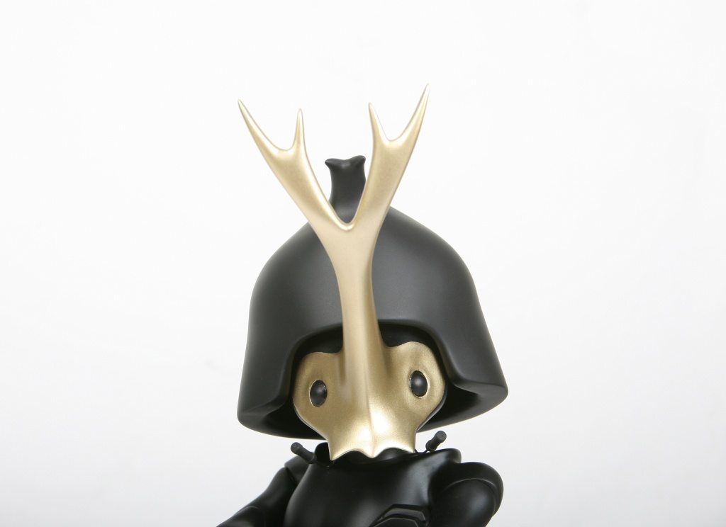 Bulletproof Beetles By Lolonine White Pin gold Hangkyu Kim