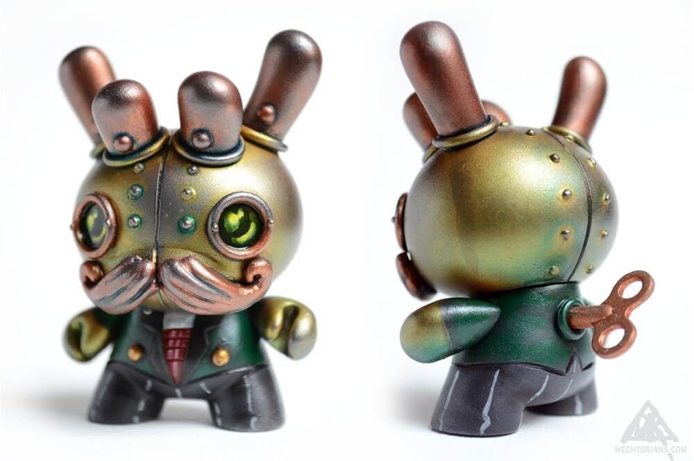 Customised Mechtorian Dunny 2016 kidrobot DOktor A mechtorian horn