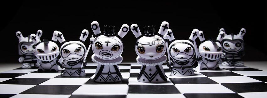 OTTO BJORNIK X KIDROBOT chess set