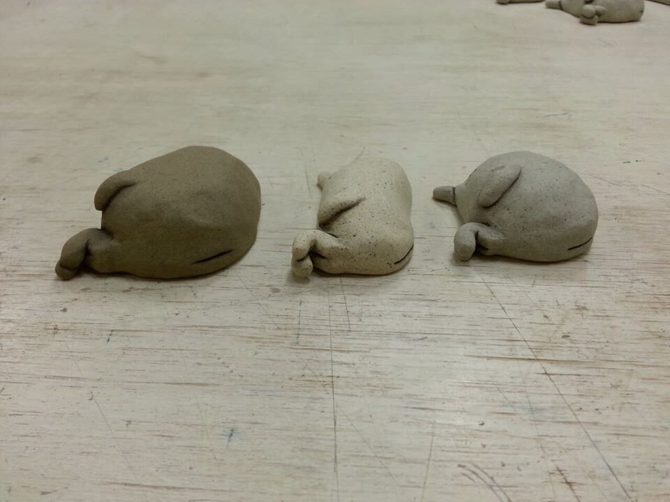 Chuck sleeping rock by Toinz Group ass crack