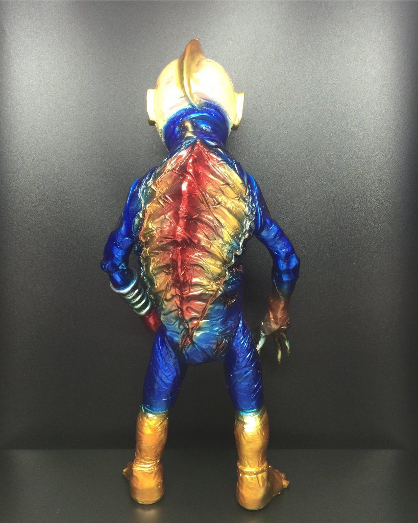 War of the Galaxy - Galaxy Beggar By RecycleC x PLT Toy x Vintage Vinyl Club back