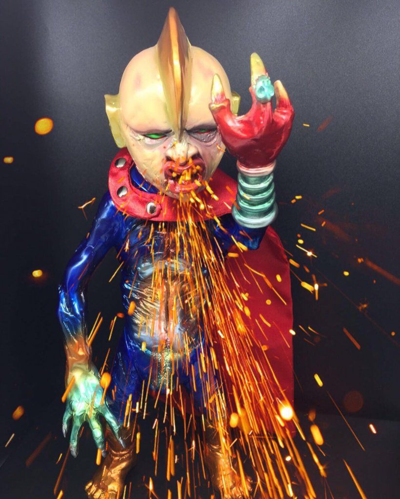 War of the Galaxy - Galaxy Beggar By RecycleC x PLT Toy x Vintage Vinyl Club power