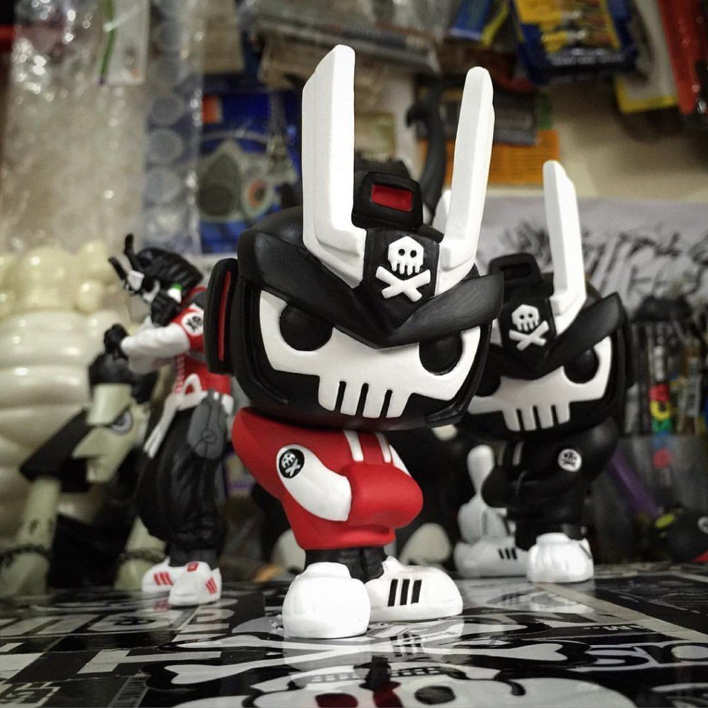 forbidden-teq63-and-1-18-scale-ghost-of-kurosawa-red-editions-funko-quiccs