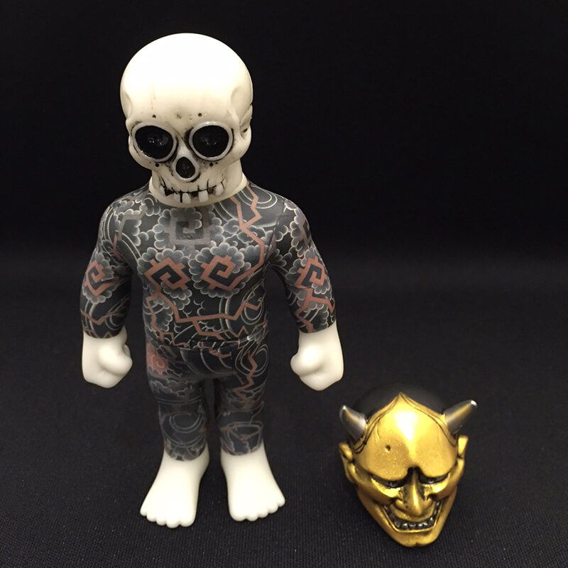 hannya-mask-irezumi-dokuro-man-gold-mask-sofubi-by-three-tides-tattoo-unmasked