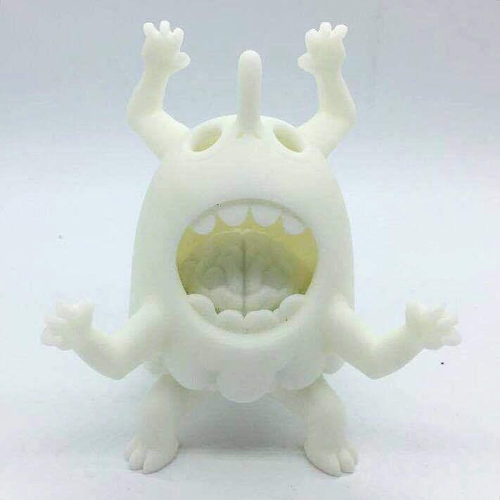Under Skin By Little Good Thing proto white STGCC 2016