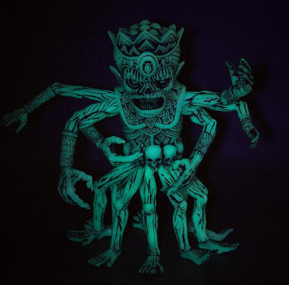 sextopigon-by-skinner-and-sculpted-by-david-arshawsky-gid-edition-x-unbox-industries-dcon-2016-designercon-glow-in-the-dark