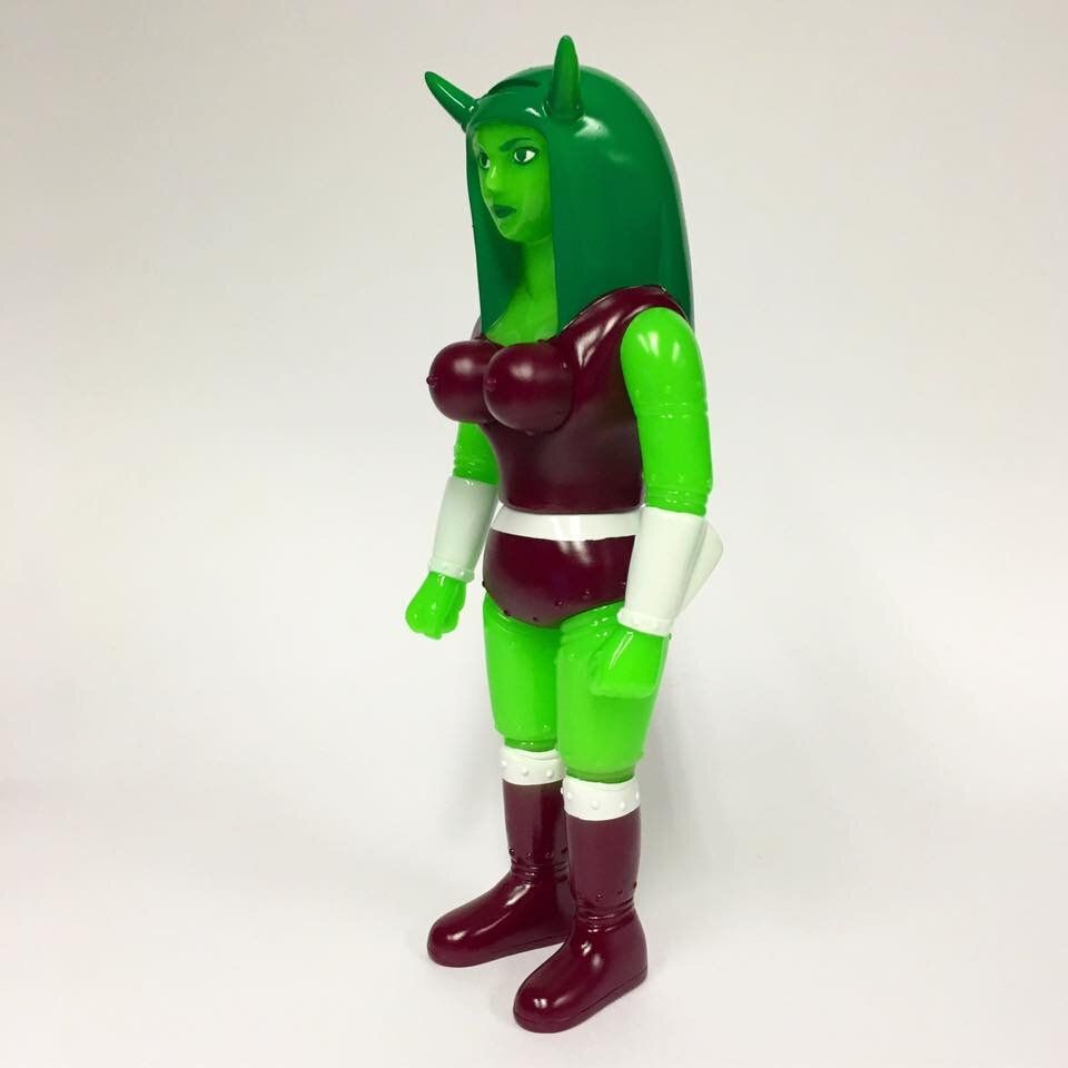 she-rock%22-by-awesome-toy-2