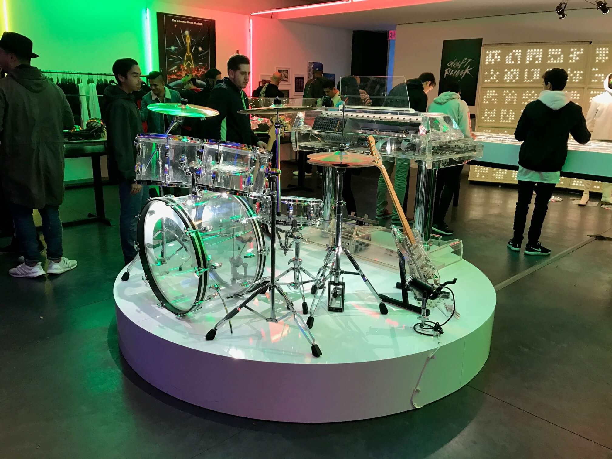 daft-punk-pop-up-LA-14