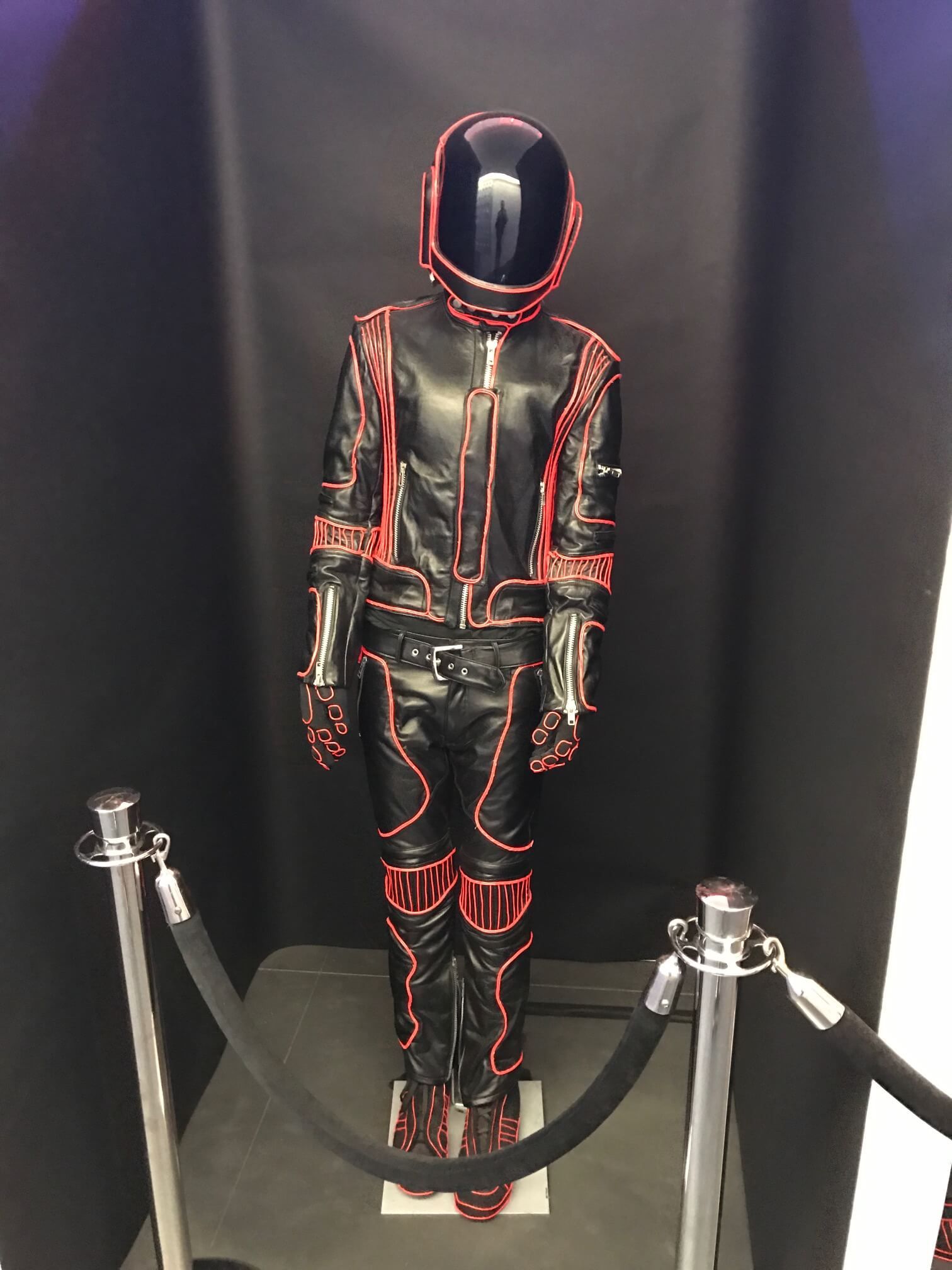 daft-punk-pop-up-LA-6