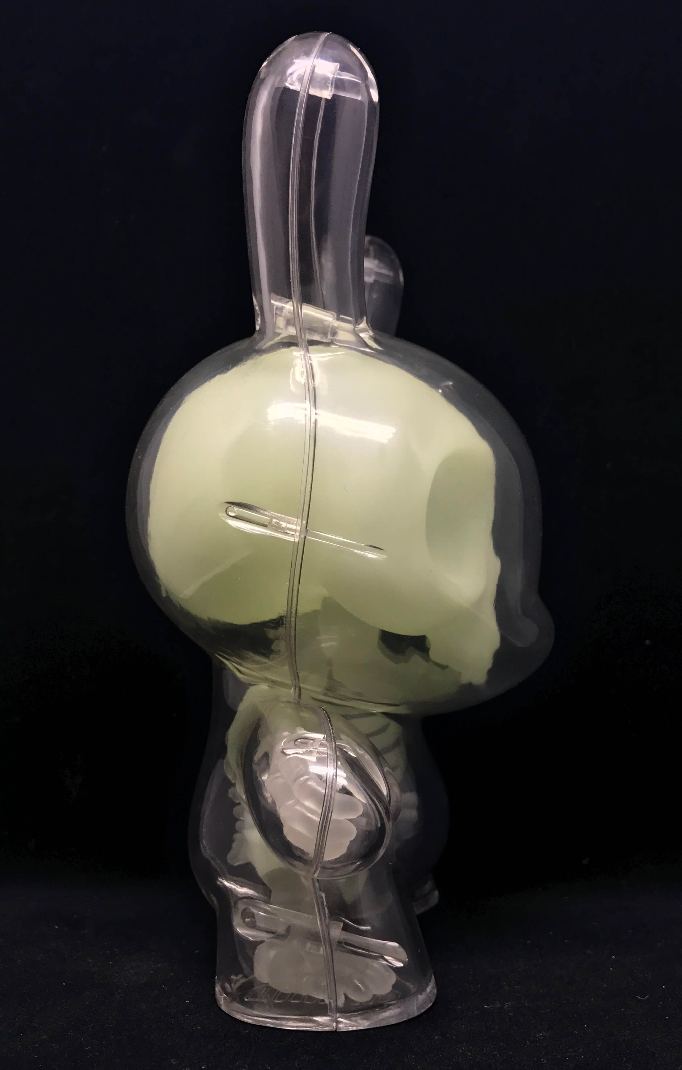 visible-dunny-gid-kidrobot-side