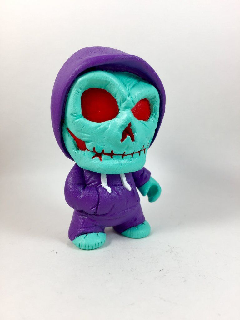 8-bit-bobby-eyehart-toys-1