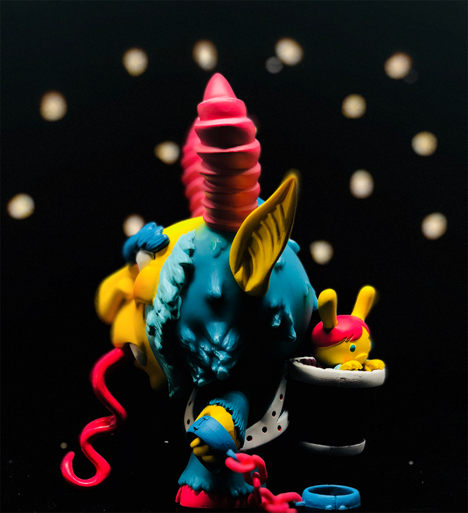 krampus-tolleson-sillyk-kidrobot-side