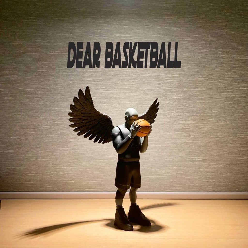This image has an empty alt attribute; its file name is BATHING-TOY-Presents-Dear-Basketball-Black-Edition-Kobe-The-Toy-Chronicle-2021--1024x1024.jpg