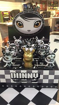 Bjornik Production Kidrobot Shah Mat Dunny Chess NYTF 2016 Set