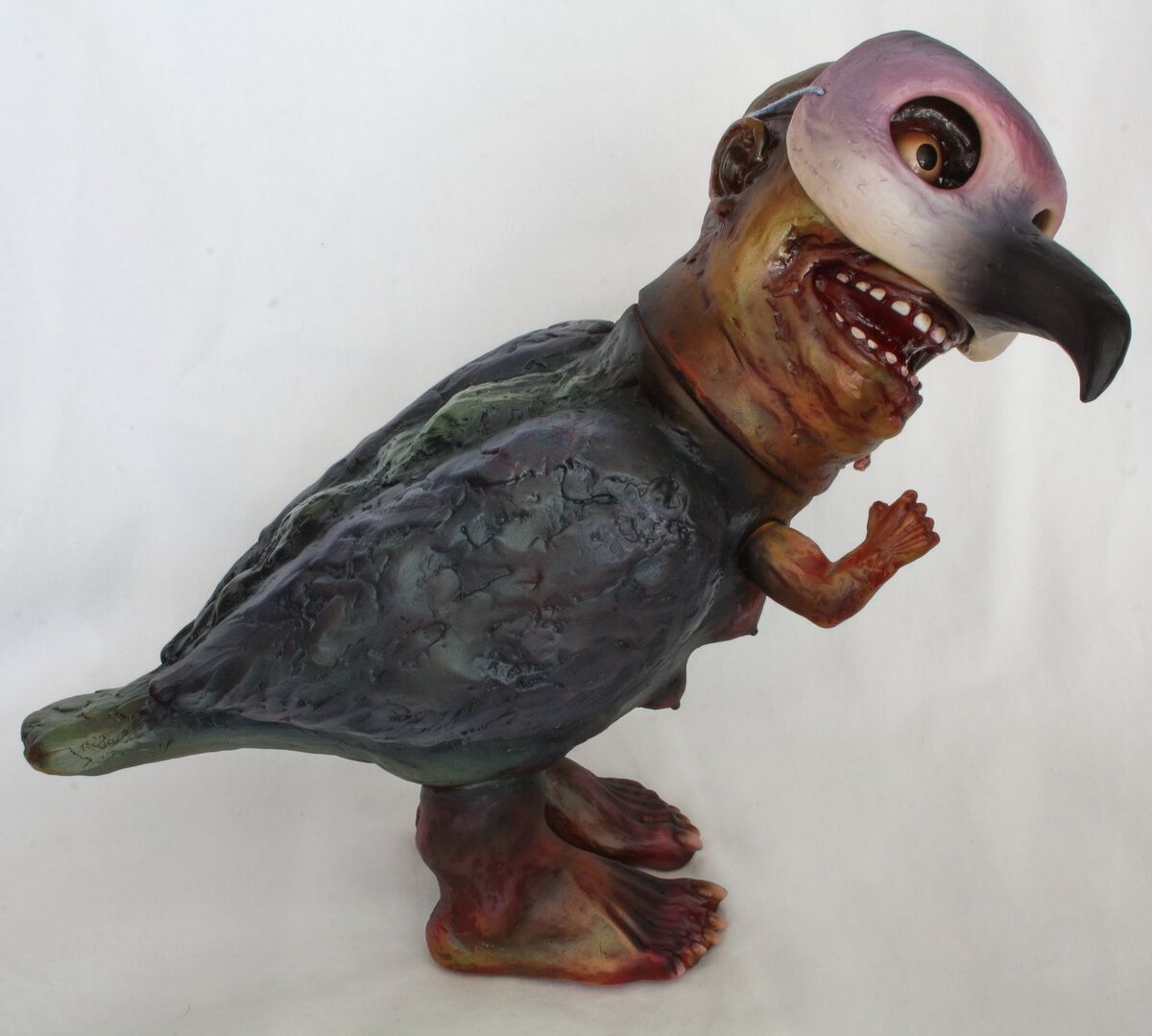 OLTRETOMBA x KaijuTan The Zombie Pigeon OLTRETOMBA x KaijuTan The Zombie Pigeon