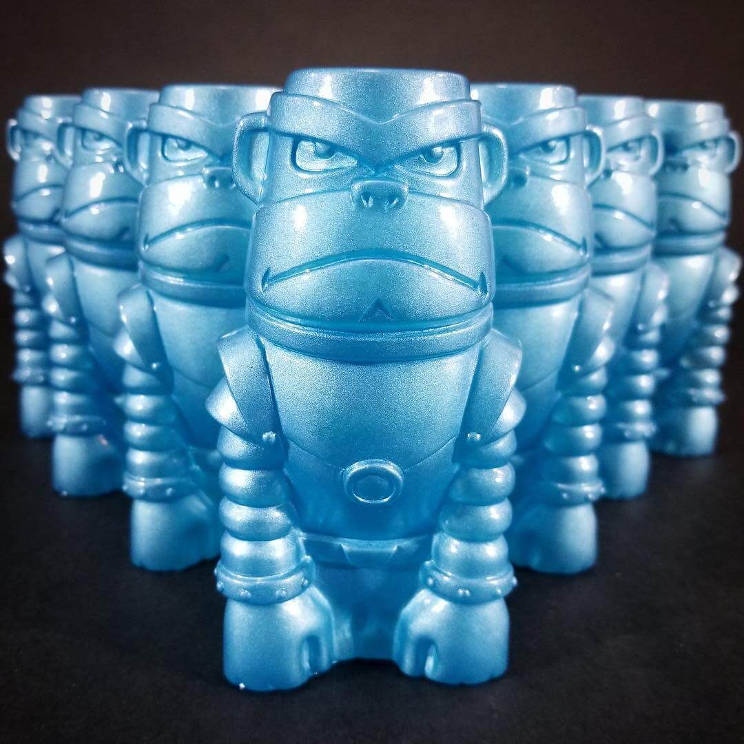 blue-glitter-mecca-gorilla-paper_plastick-five-points