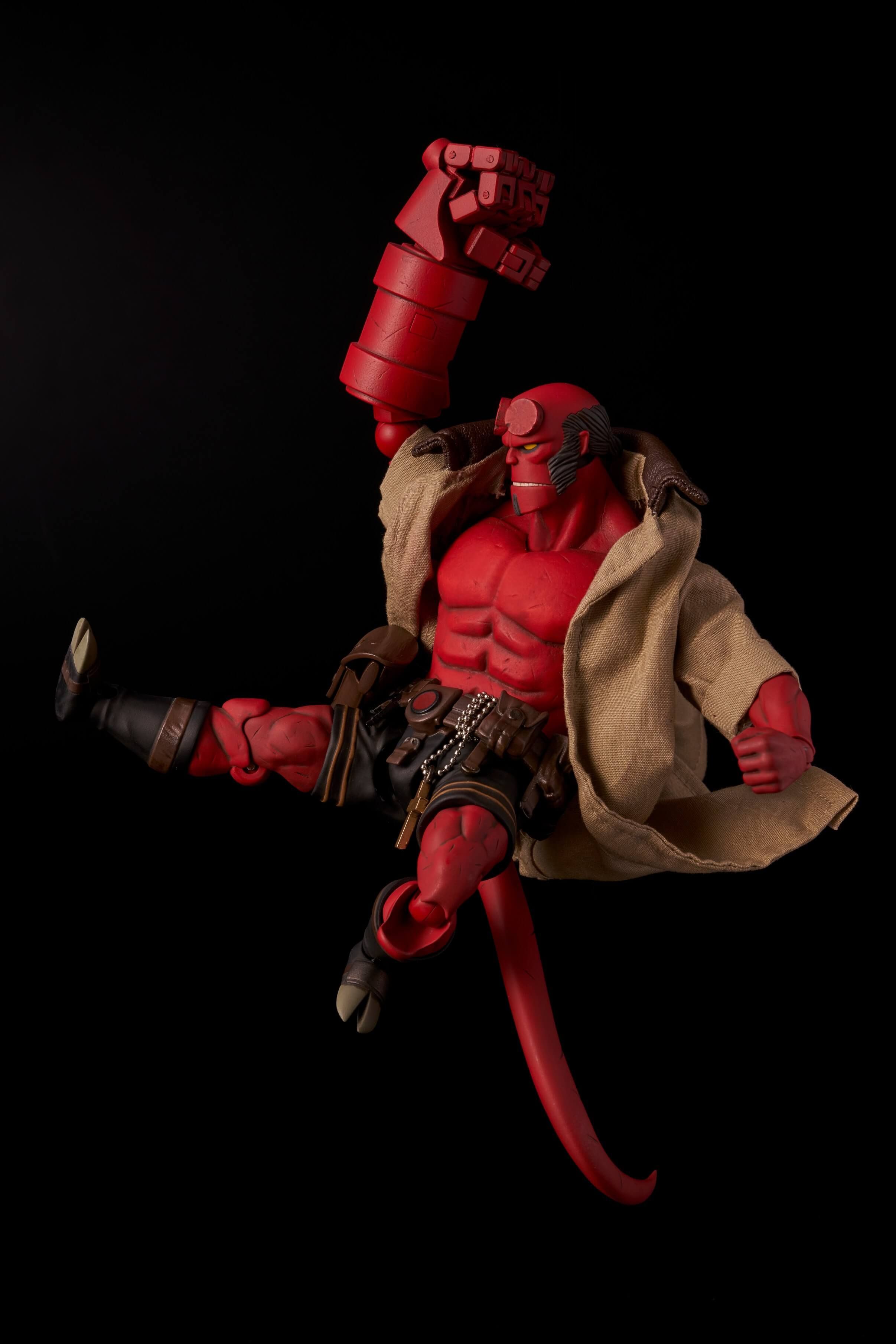 dark horse hellboy figure