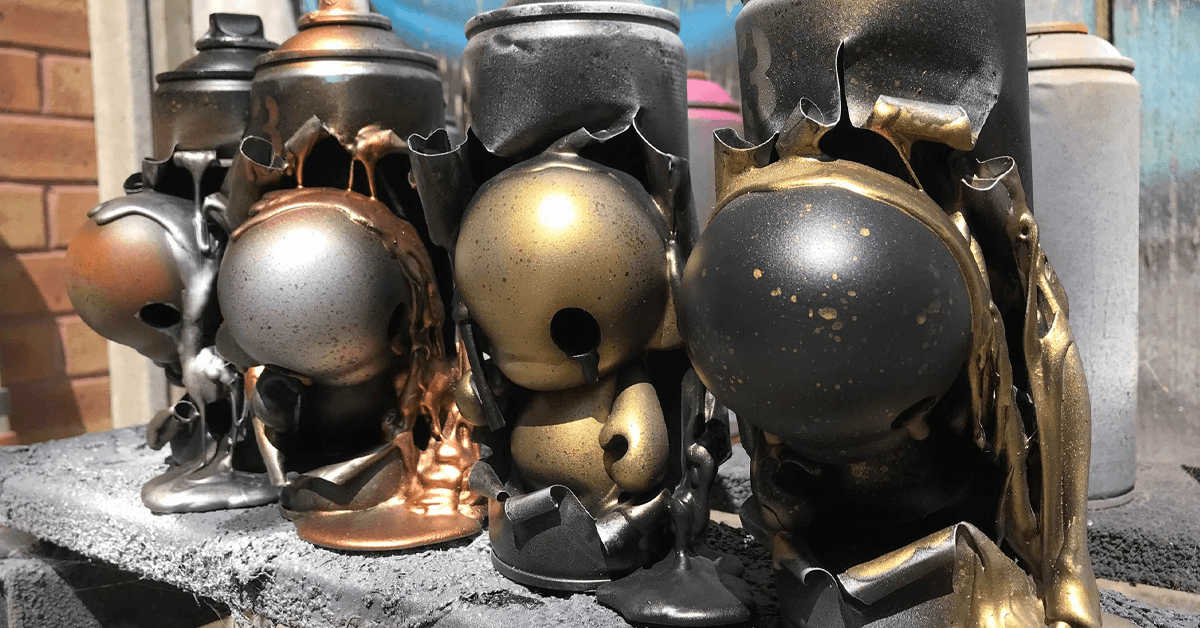 czee13-mrmarsstudio-cans-munny-kidrobot
