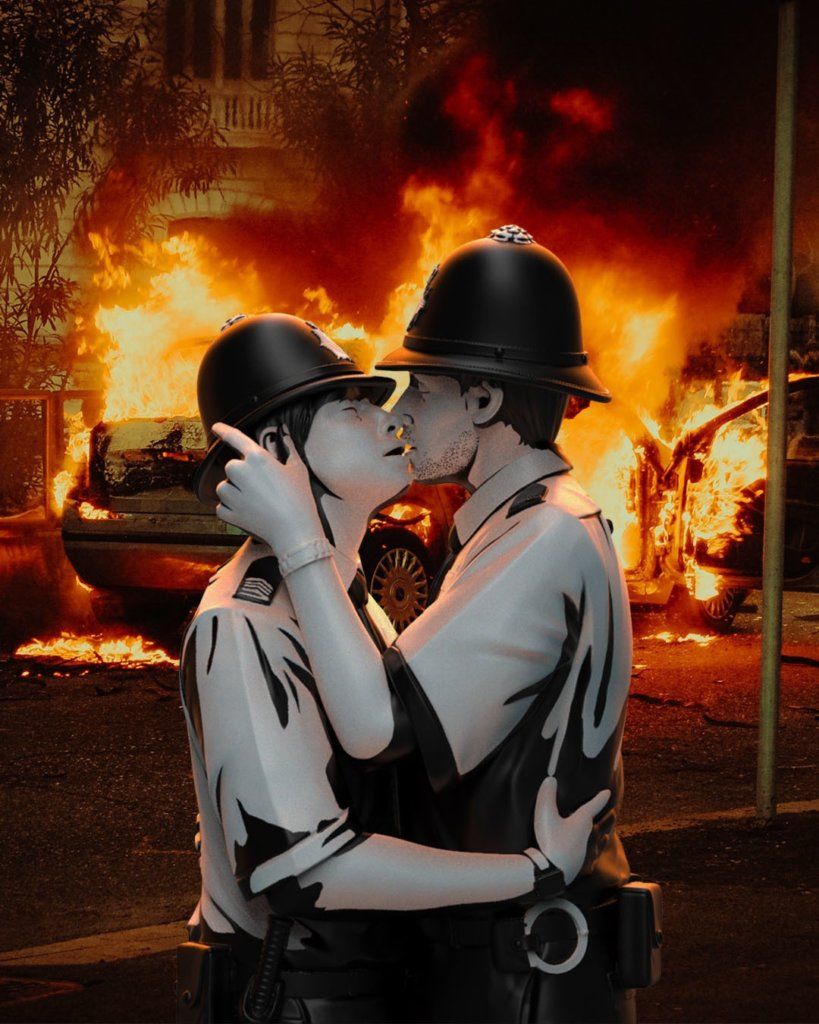 Kissing Coppers (Gold Rush Edition) Polystone Statue by