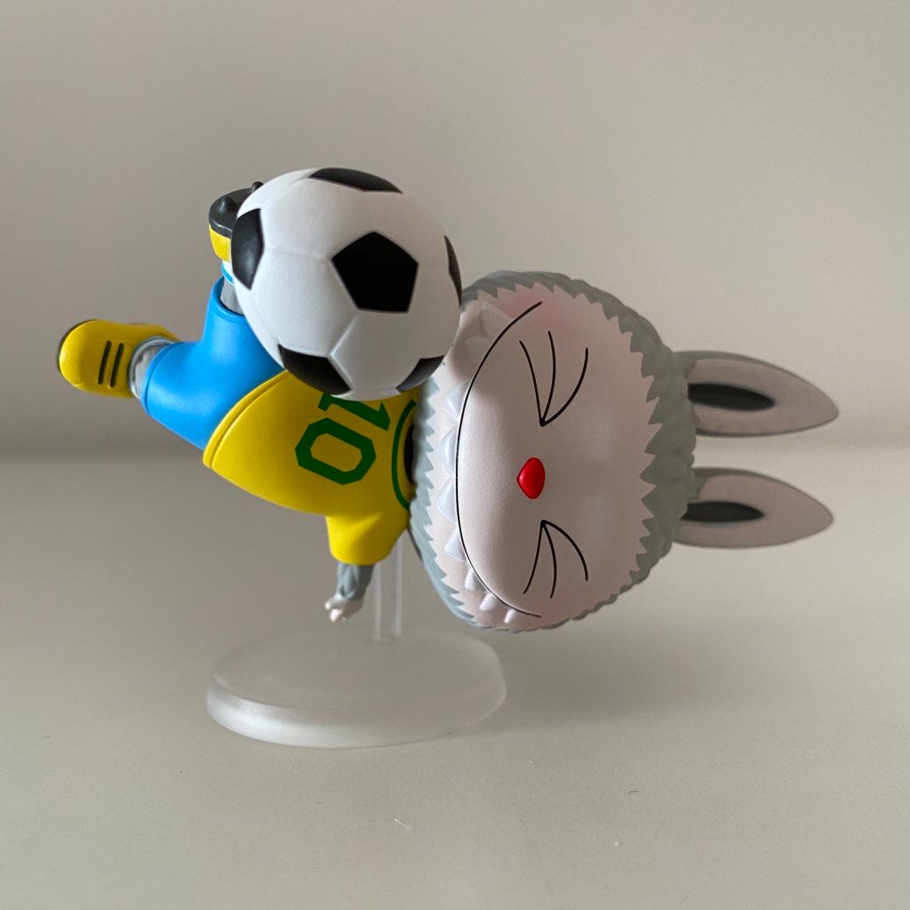labubu-sports-popmart-kasinglung-football
