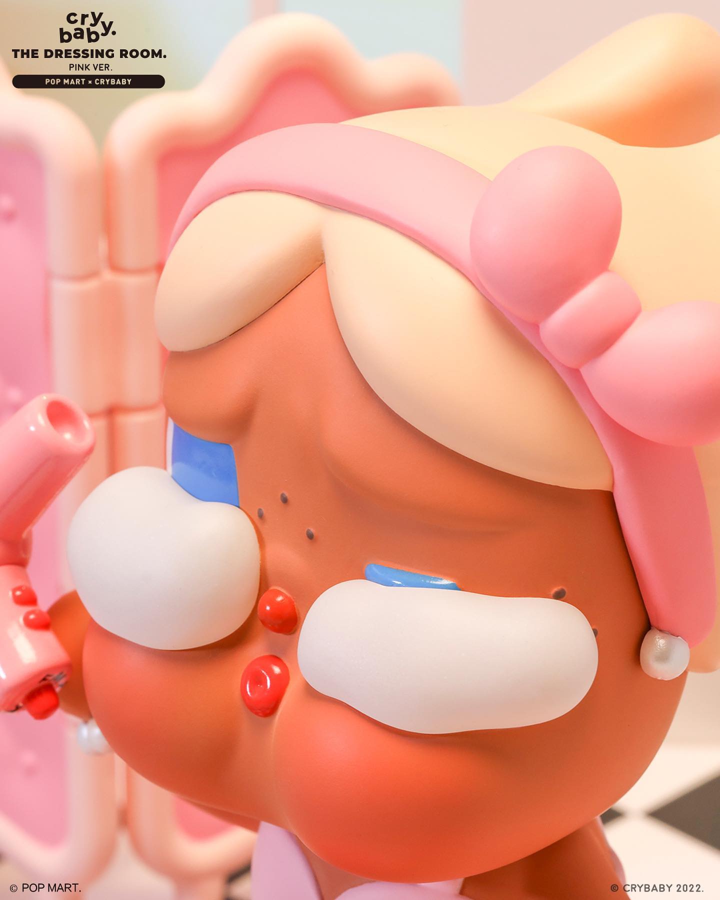 その他 POPMART crybaby THE DRESSING ROOM Crybaby The Dressing Room Figurine(Pink Ver.) - 梳妆台-原色